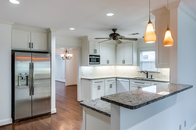 Foto del edificio - 4923 Hanover Ave