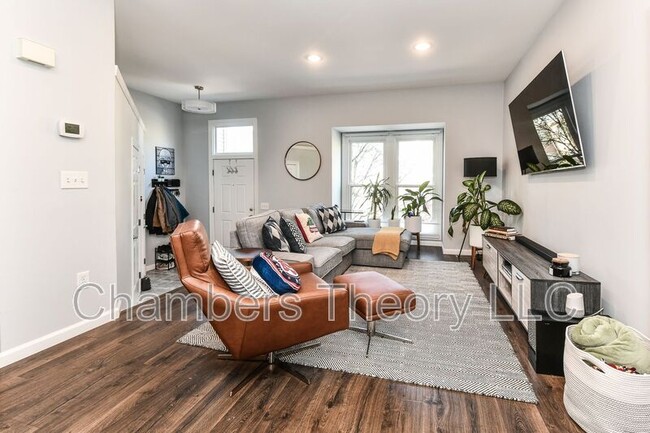 Foto del edificio - 5566 Jowett Ct
