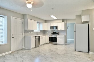 Building Photo - 7207 San Pablo Dr