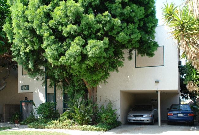 Building Photo - 3509 Mentone Ave