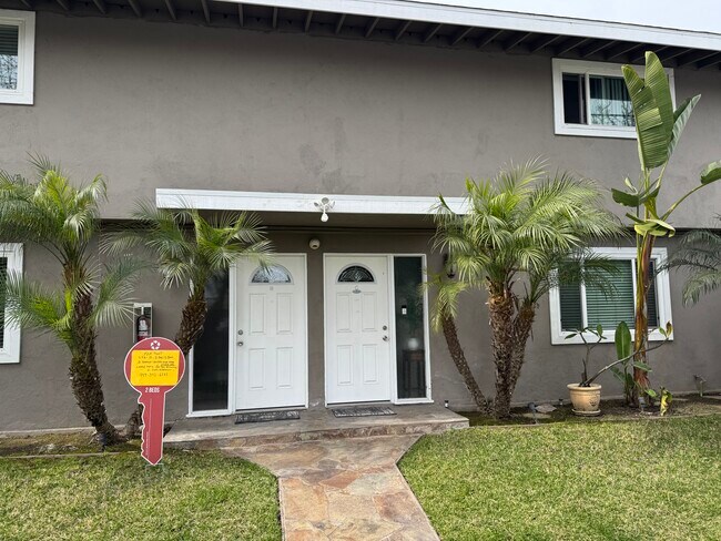 296 Lugar 16, Costa Mesa, CA. 92627 Apartamento B - 296 16th Pl