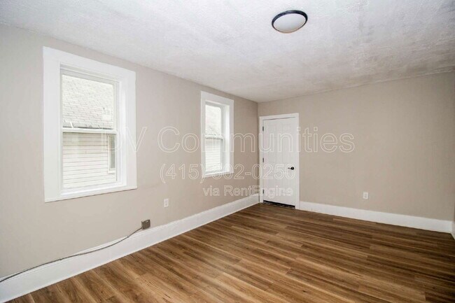 Foto del edificio - 2947 E 57th St