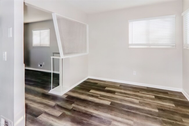 Building Photo - 4 br, 2 bath House - 1531 Aven Dr