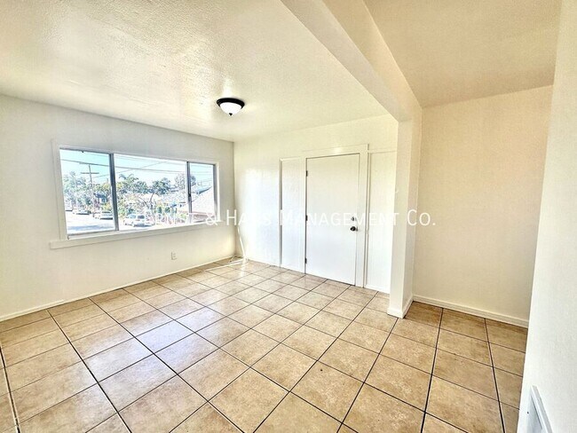 Foto del edificio - 1823 E 11th St