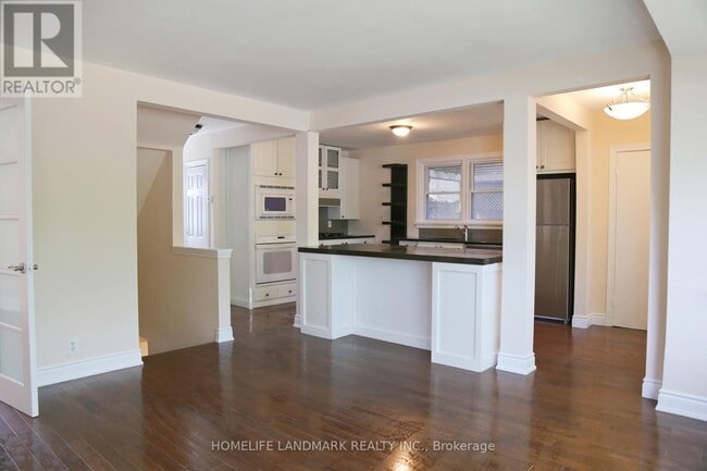 Building Photo - 117 Prince Charles Dr