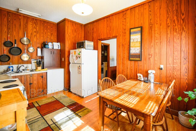 Building Photo - 21 Archdale St