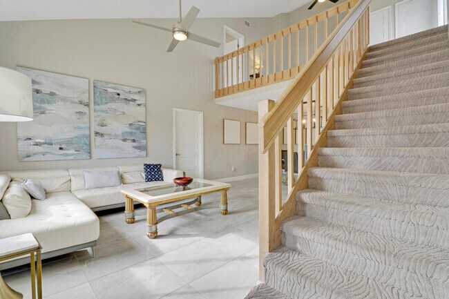 Building Photo - 360 Bella Vista Ct N