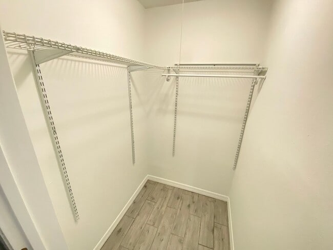 Building Photo - 608 Orange Dr