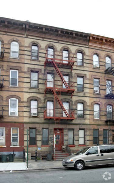 Primary Photo - 462 Pulaski St