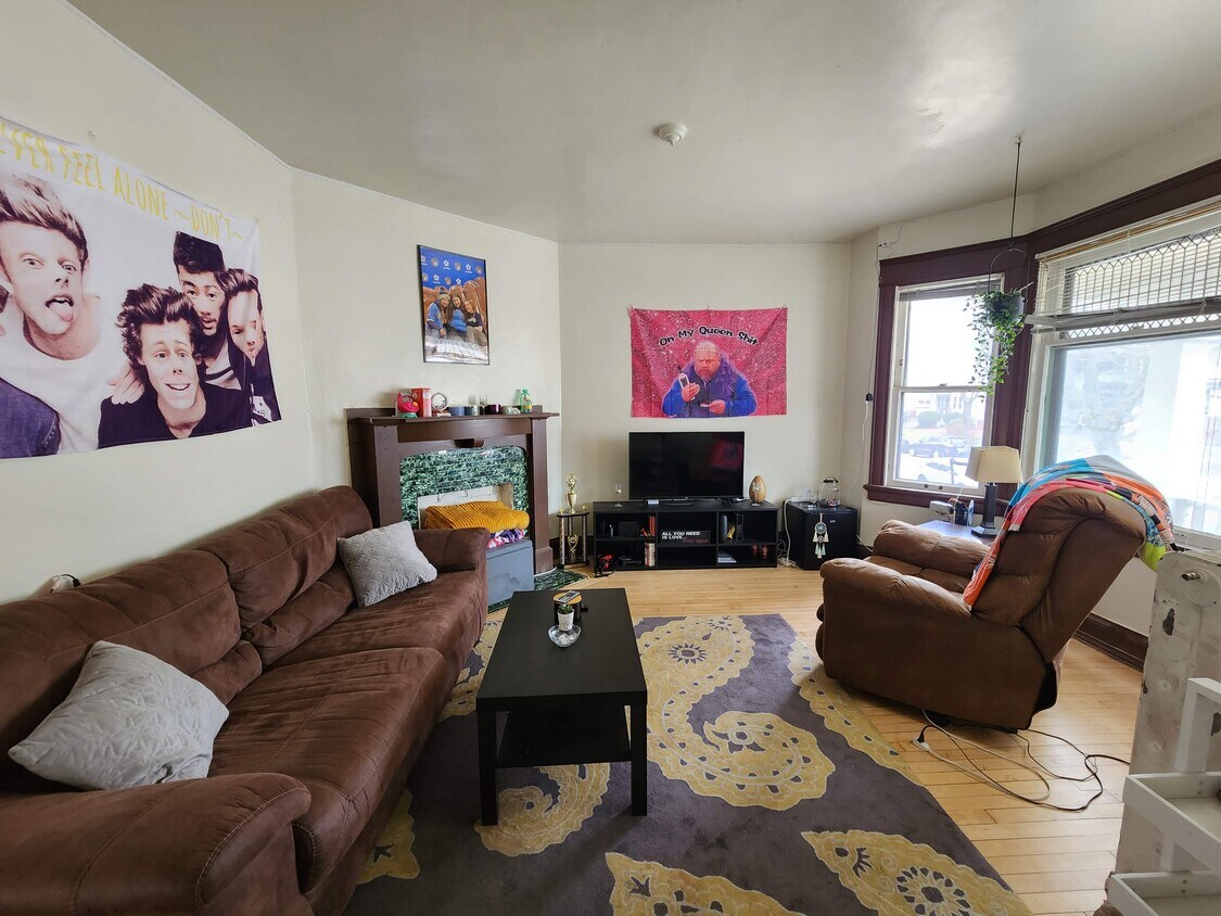 Primary Photo - 2943 N Murray Ave
