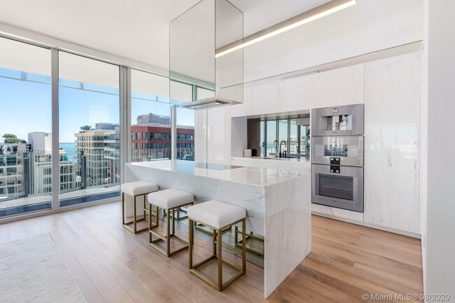 Foto del edificio - 120 Ocean Dr