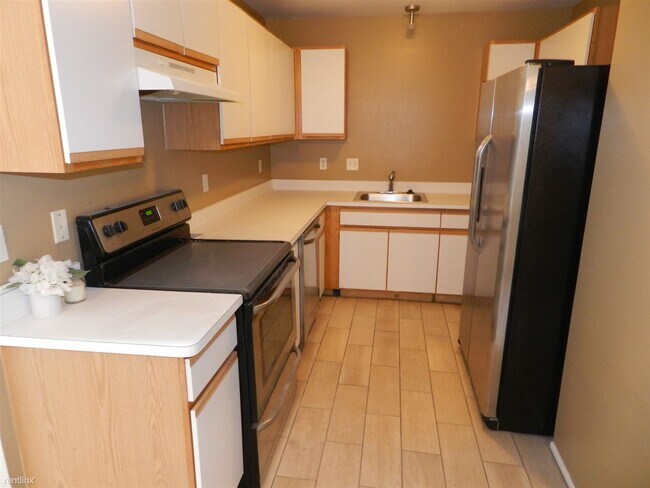 Building Photo - 3 br, 3 bath Condo - 23379 Grayson Dr