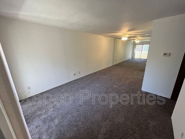 Building Photo - 701 Los Felices Cir W
