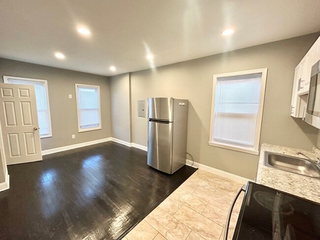 Photo - 27 N 58th St Apartment