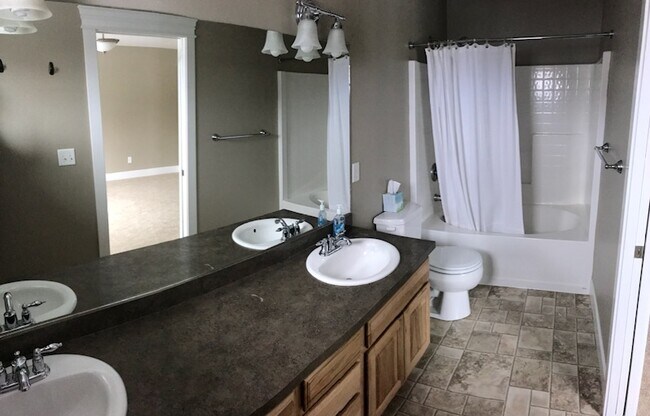 Foto del edificio - 1035 Road Runner St.