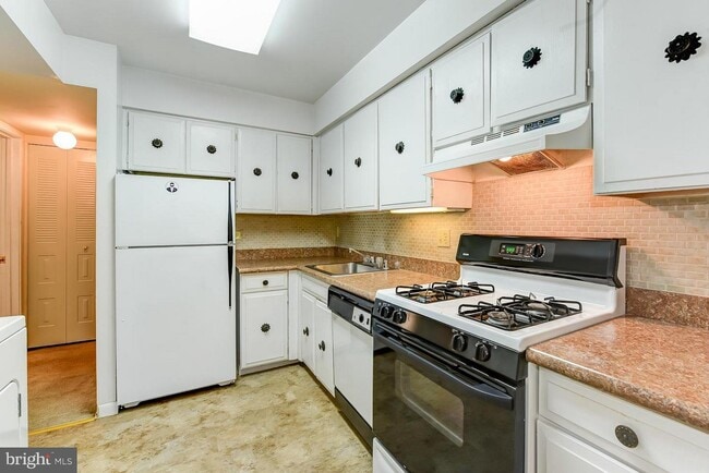 Building Photo - 2114 Bonnywood Ln