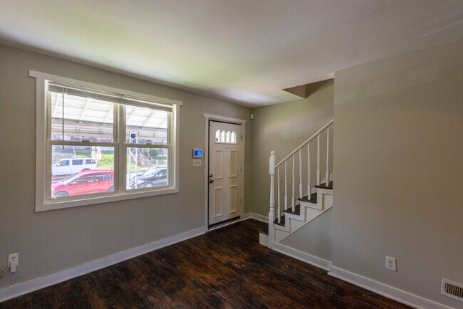Building Photo - 2019 Grinnalds Ave