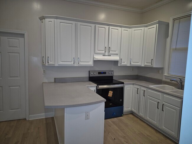 Foto del edificio - 584 Seminole Ave NE