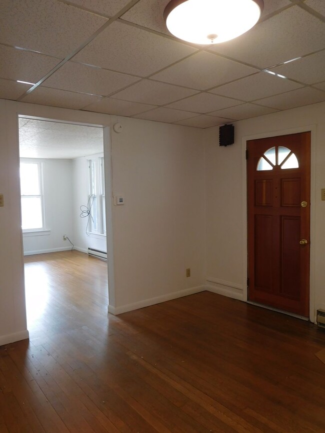 Foto del edificio - 122 Clayton Ave