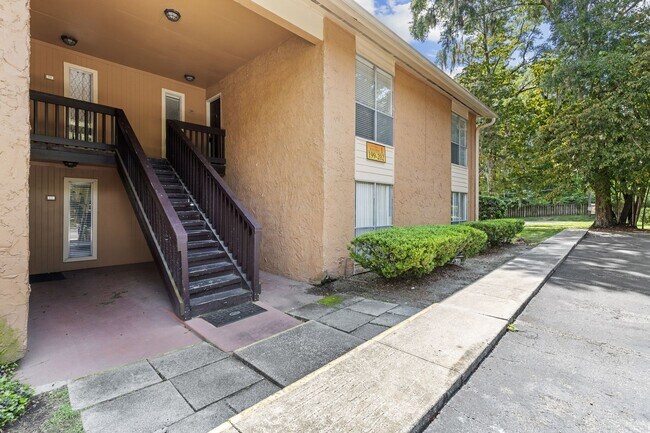 Foto del edificio - 1810 NW 23rd Blvd