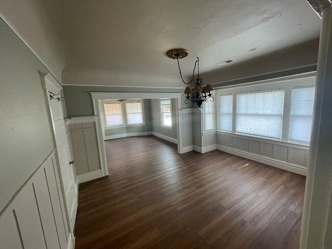 Foto del edificio - 1127 Elgin St