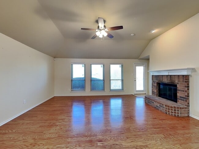 Foto del edificio - 1032 Bending Oak Dr