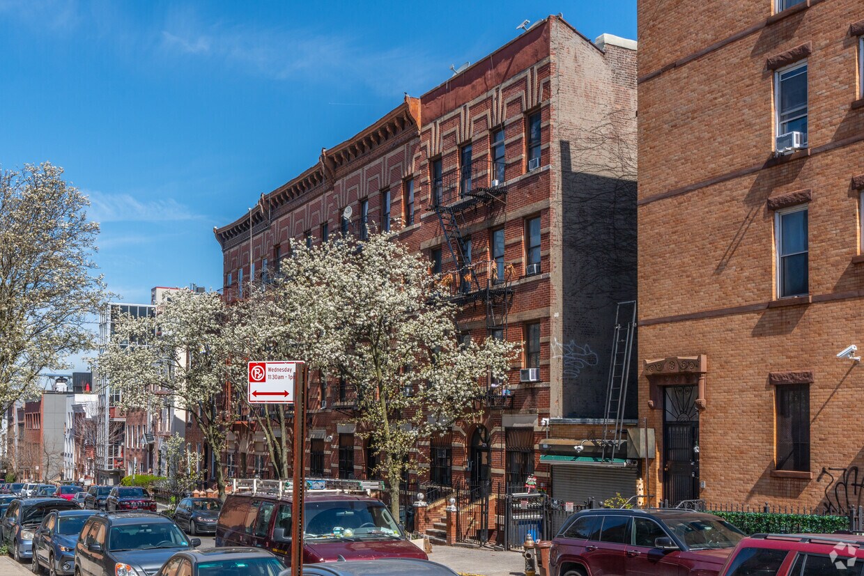 Primary Photo - 229 23rd St