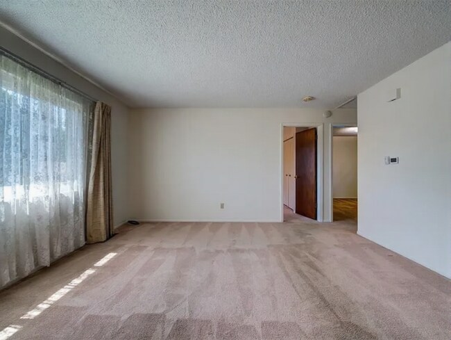 Building Photo - 501 Corte Sol