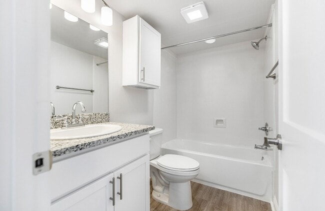 Building Photo - Artwalk Bucktown