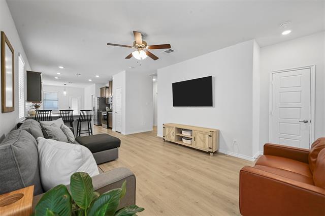 Foto del edificio - 1524 Bennington Ln