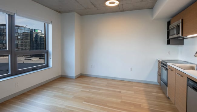 Building Photo - 333 Summer St