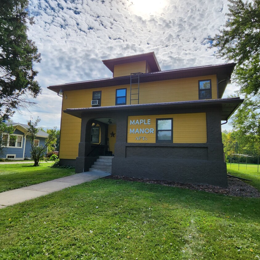 Foto principal - 201 E 3rd St