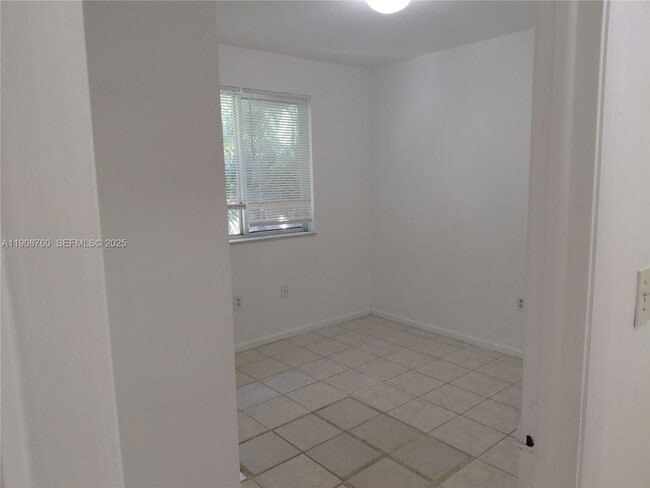 Photo - 13950 NE 2nd Ave House