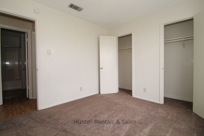 Foto del edificio - Too Good!