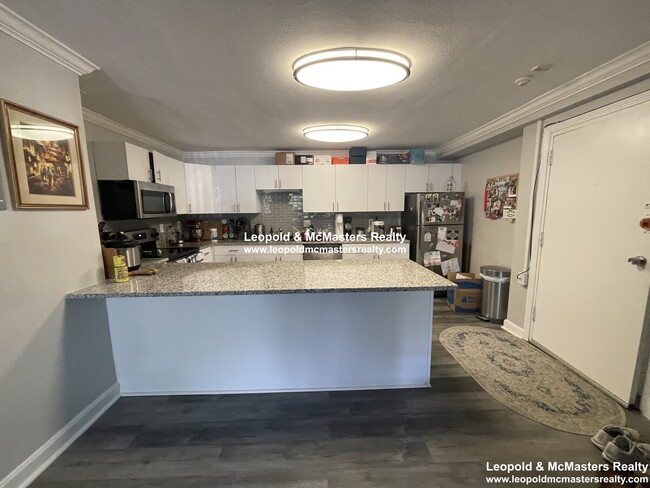 Building Photo - 520 Washington St