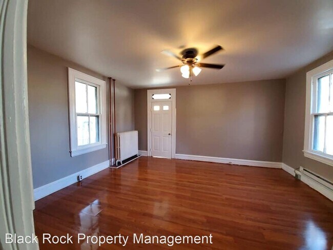 Foto del edificio - 4 br, 2 bath House - 135 main road