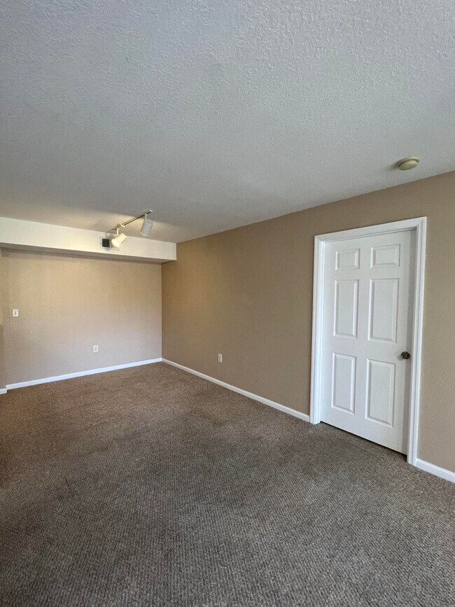 121 SW Palm Dr Unit 205, Port Saint Lucie, FL 34986 Room for Rent in