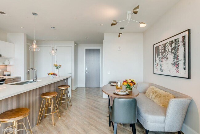 Building Photo - 2 br, 2 bath Condo - 1918 Olive St