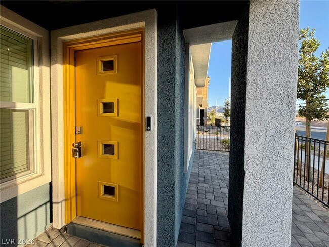Foto del edificio - 917 Violet Heron St