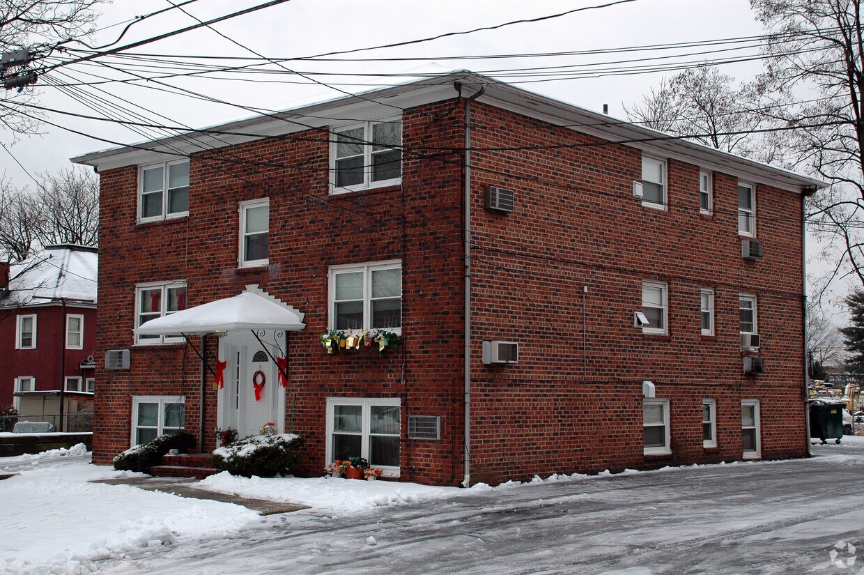 Foto principal - 15 Brokaw Blvd