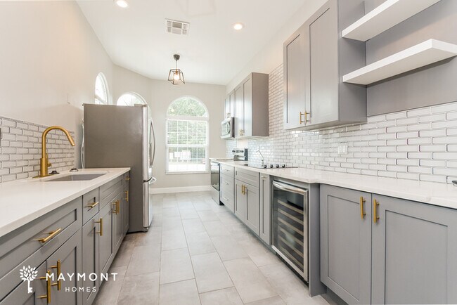 Foto del edificio - 1318 Oak Grove Ct