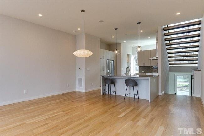 Building Photo - 420 Chavis Way