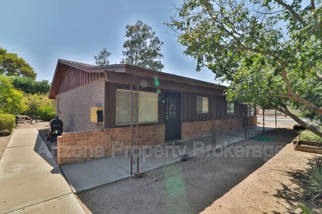 Foto del edificio - 2323 S College Ave
