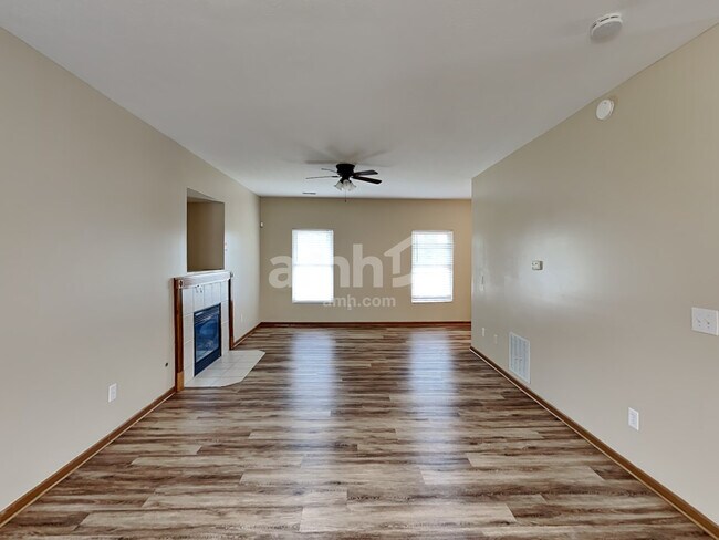 Foto del edificio - 1893 Sandy Lake Drive