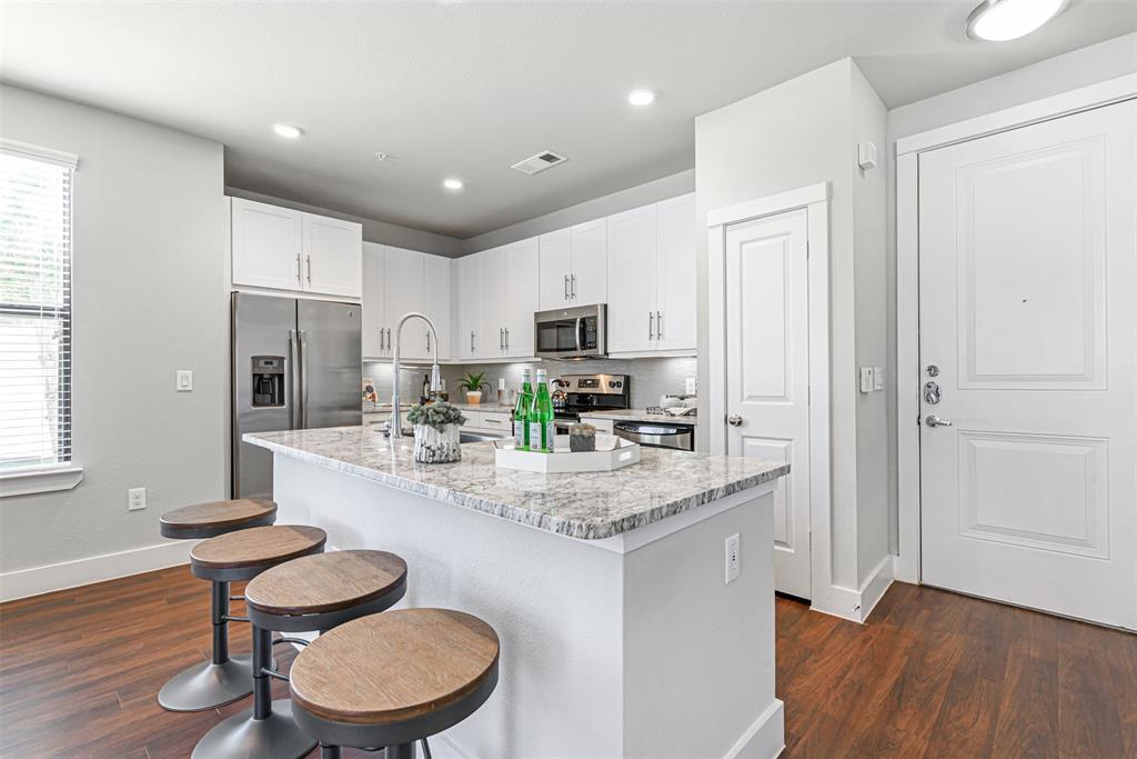 Foto principal - 4711 LJ Pkwy
