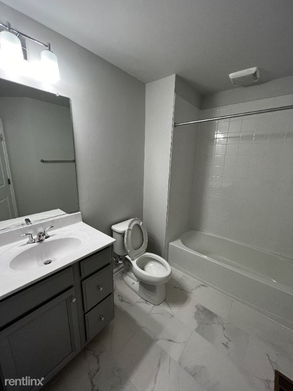 Building Photo - 2 br, 2 bath Townhome - 9213 Baltic Pl