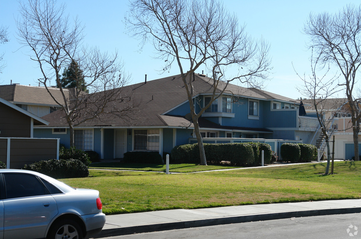 Building Photo - 736 Paradise Cove Way