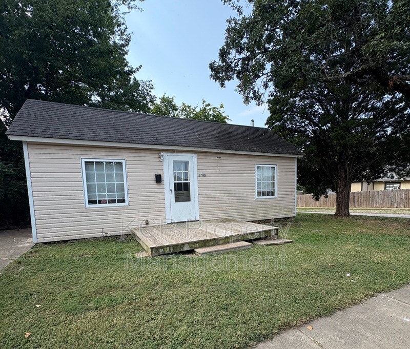Foto principal - 1700 S T St