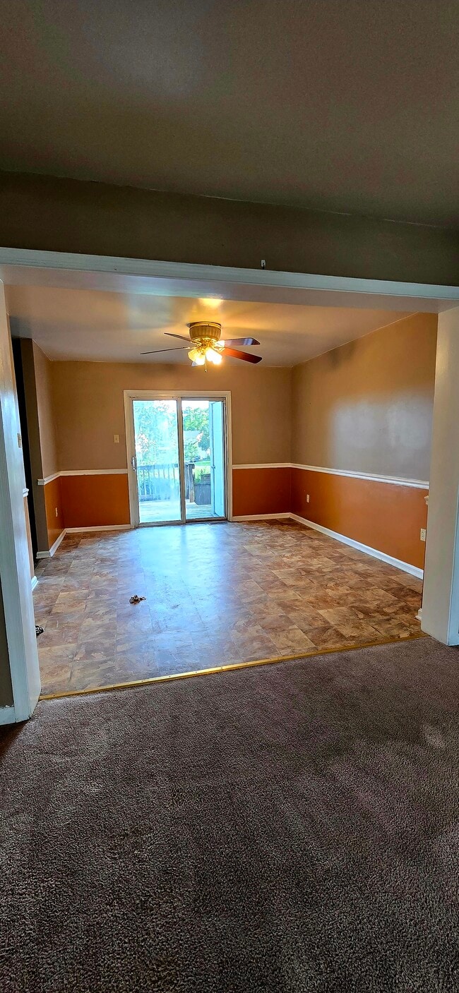 Foto del edificio - 705 Emily Ln