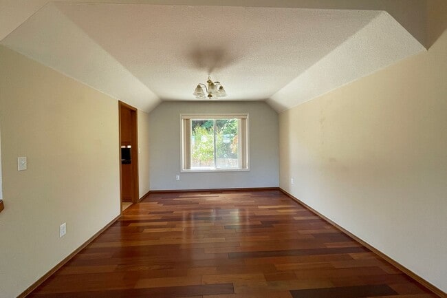 Building Photo - 18730 SW Marne Ct